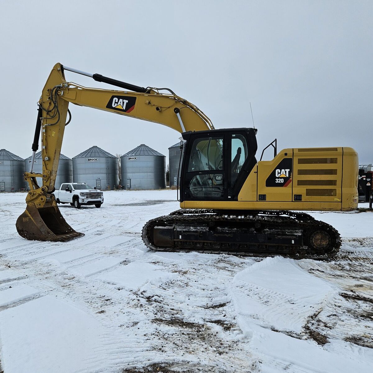 2019 CAT 320 Excavator