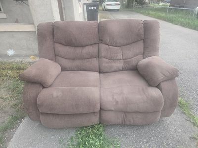 FREE loveseat recliner