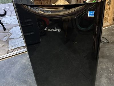 Retro Mini Fridge (Danby Contemporary Classic)