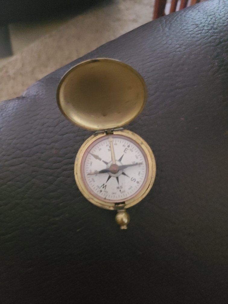 Antique Brass Pocket Compass with Lid