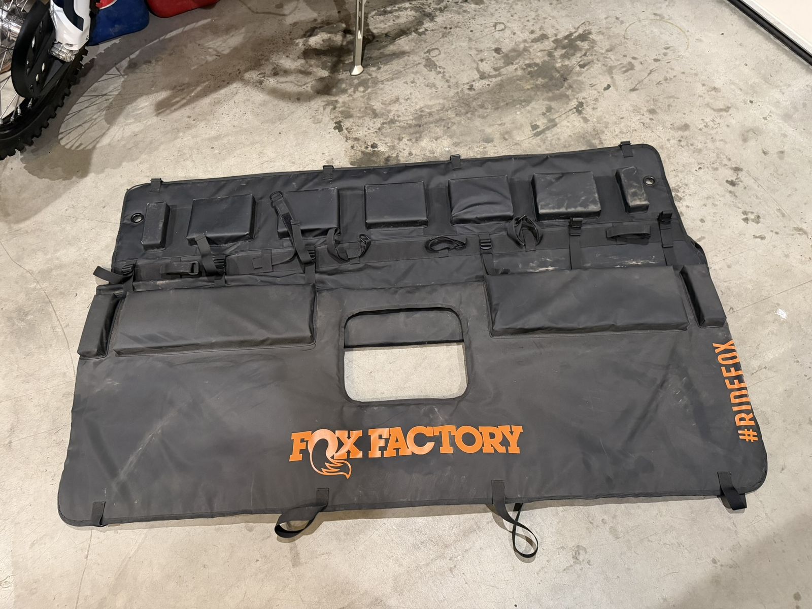Fox Tailgate Bike Cover for full size pick-up truck. Excellent Condition