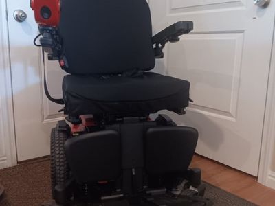 Edge 3 Quantum Rehab power wheelchair, iLevel® technology