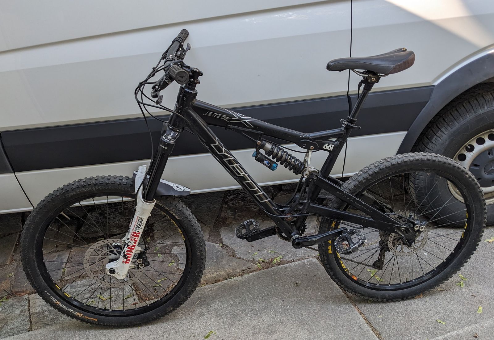 Yeti AS-X, large