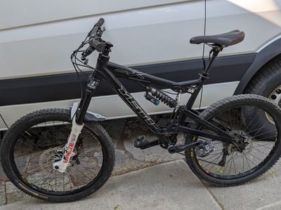 Yeti AS-X, large
