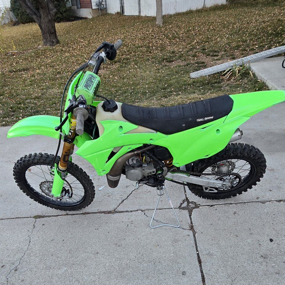2018 kawasaki KX100 2 stroke dirtbike