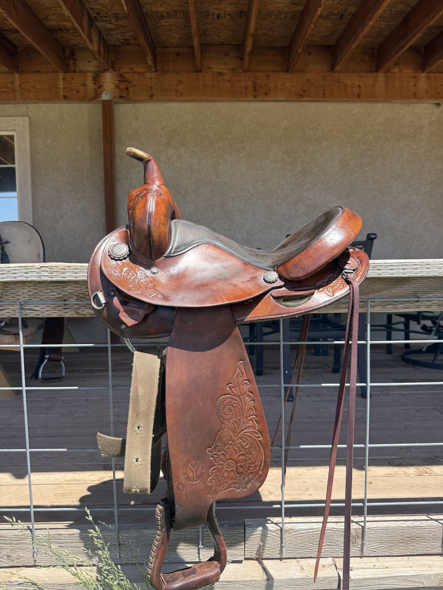 Circle Y Barrel Saddle