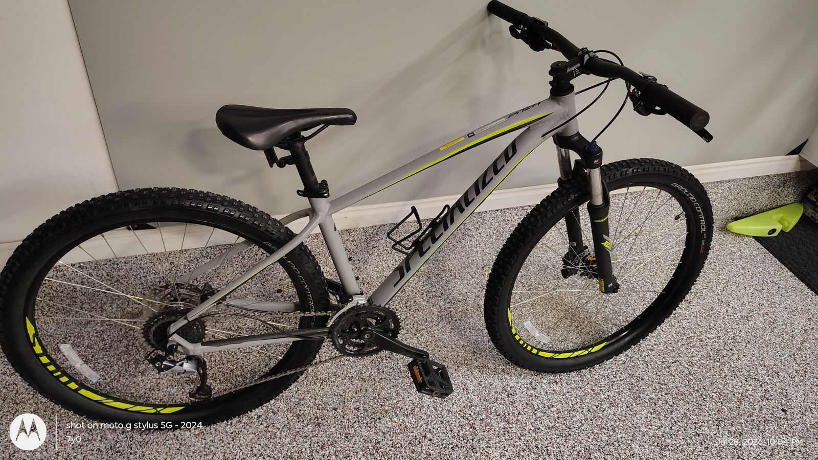 2018 Specialized Pitch 27.5 Mens Comp - New Condition - Medium
