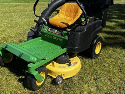 John Deere Zero Turn Mower