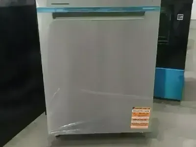 NEW WHIRLPOOL STAINLESS DISHWASHER W 3RD RACK