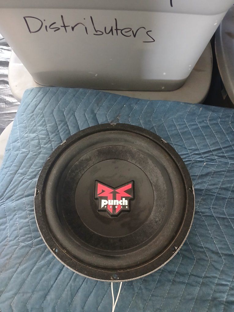 I have two Rockford Fosgate Punch Power Series.