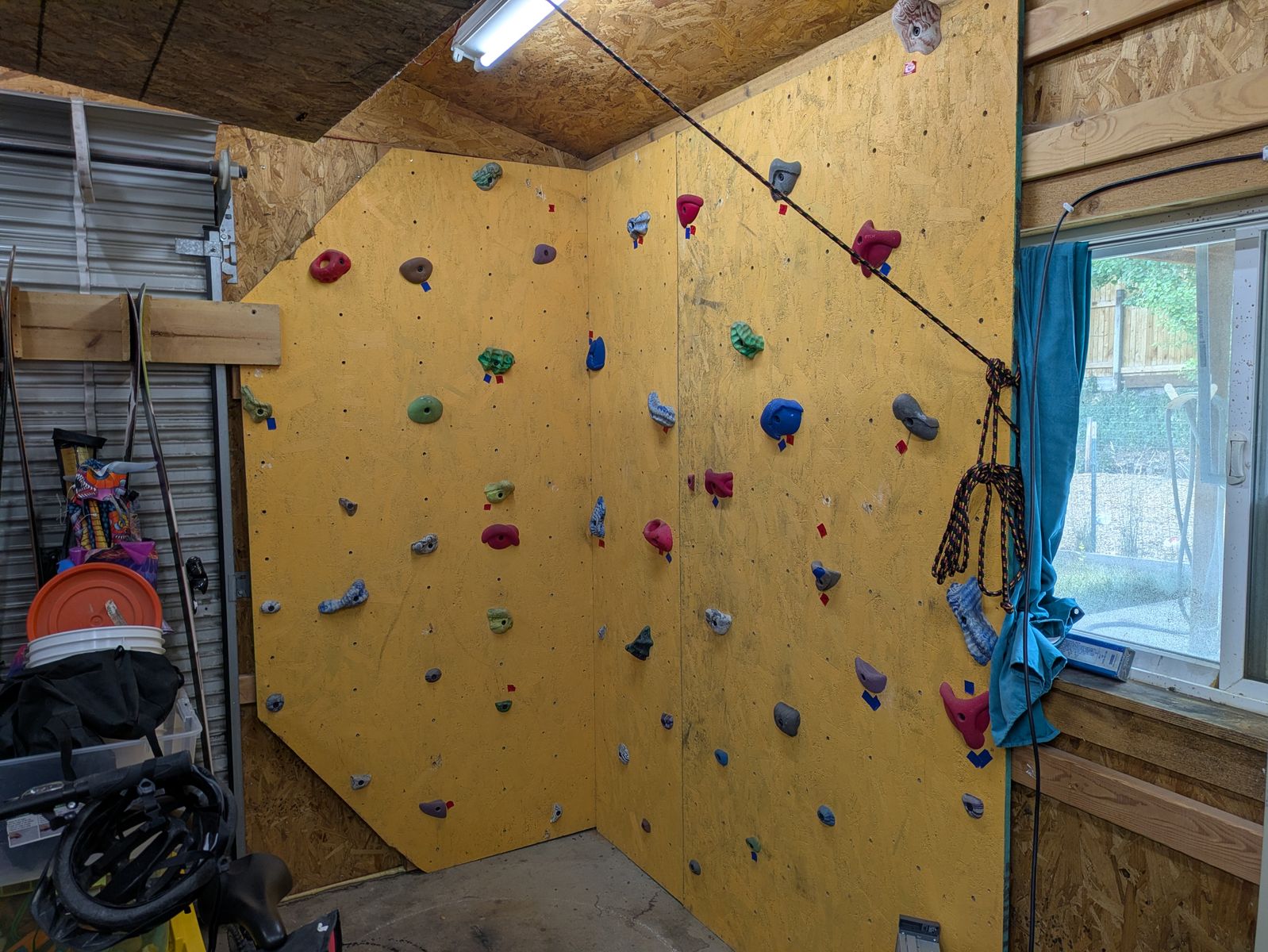 Climbing wall