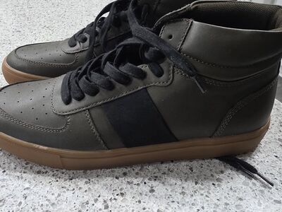 NWT Mens shoes 10 Nordstrom