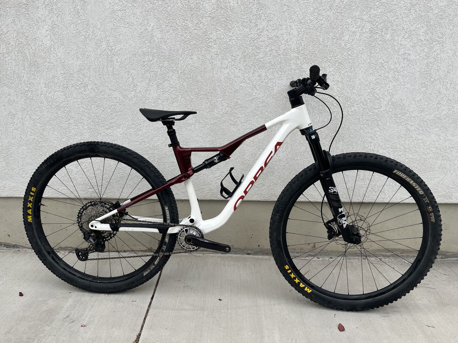 2023 Orbea Oiz H10 XC Race MTB 29er Medium Shimano XT Fox