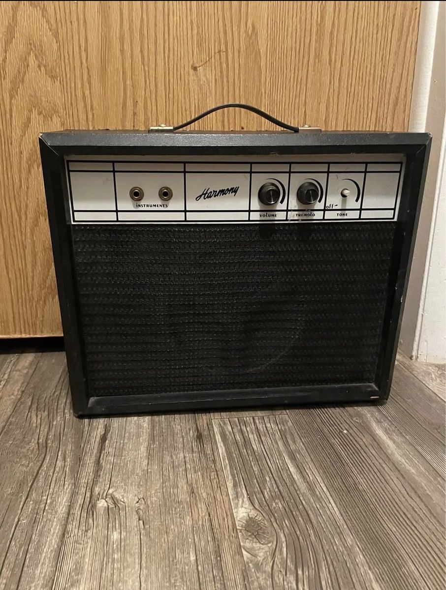 Vintage harmony guitar amplifier