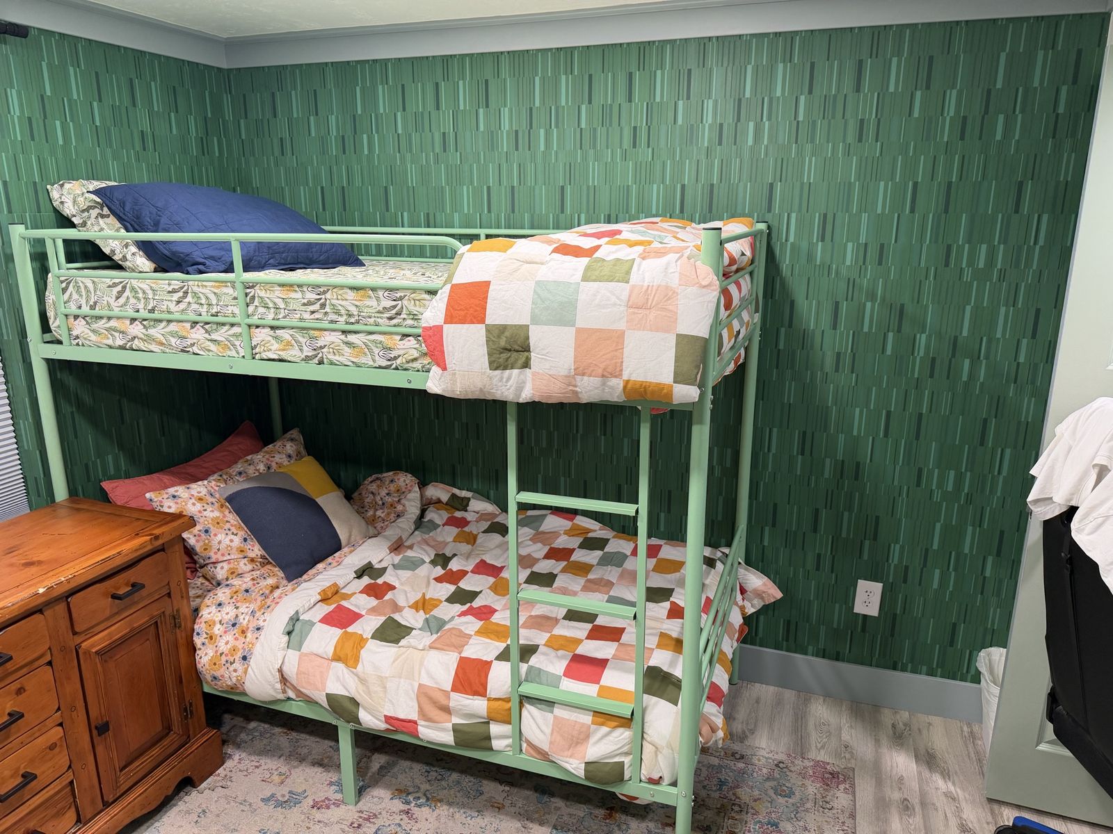 Main image 5