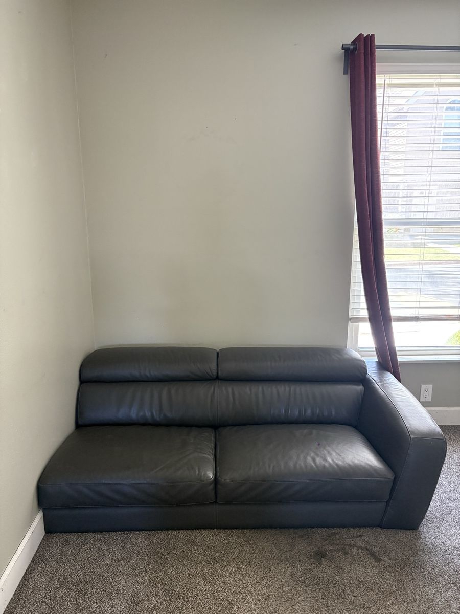 Main image 6