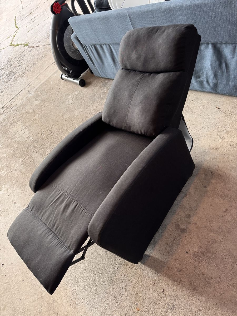 Black Fabric Recliner Chair - Comfortable & Compact