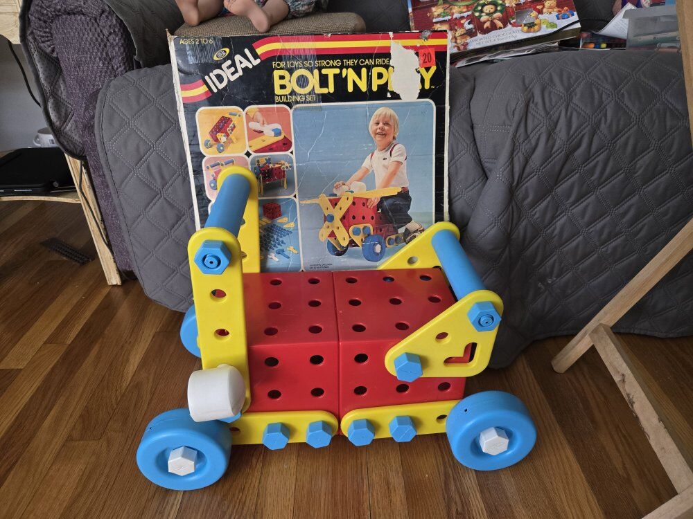 Vintage Bolt'N Play Educational Construction play