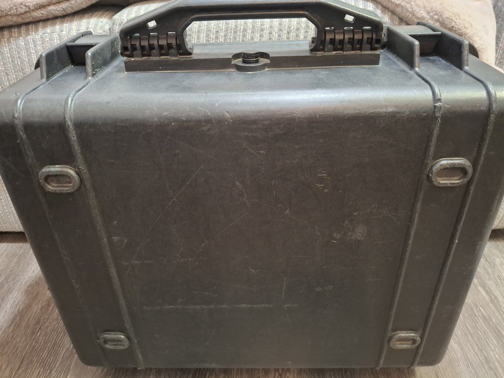 Pelican 1550 Protector Case- Black Heavy-duty hard case