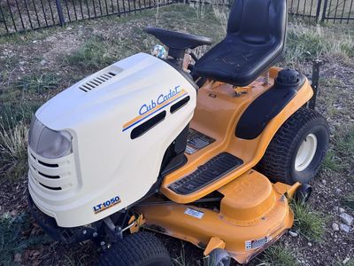Cub Cadet LT1050 Riding Lawn Mower - 50" Deck