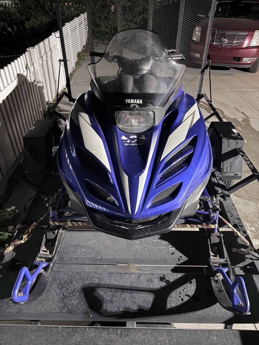 1997 Yamaha Snow Mobile
