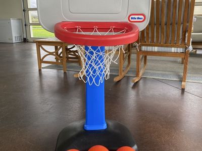 Little Tikes Easy Score Kids Basketball Hoop Set with 3 Balls