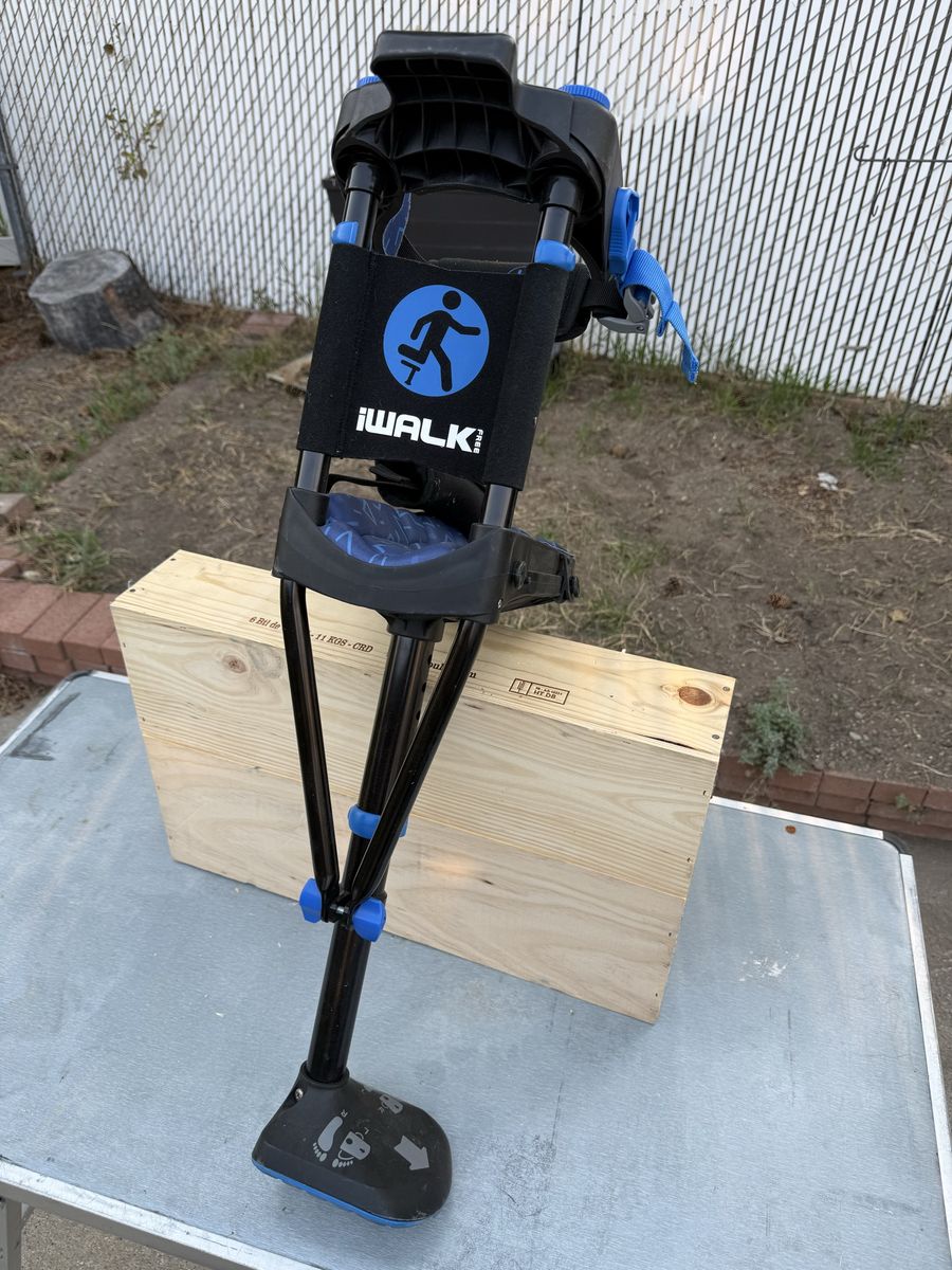 Peg Leg iWALK2.0 Hands Free Crutch Knee Scooter Alternative