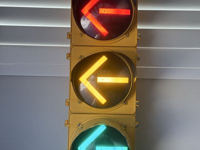 McCain 12” LED Arrow Directional Traffic Signal Original
