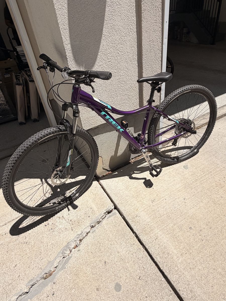 Trek Skye SL Women’s 29er Mountain Bike