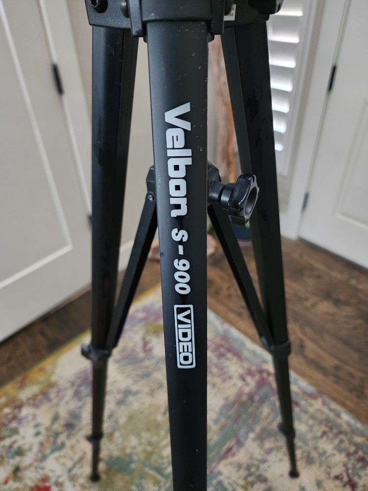 Velbon Tripod