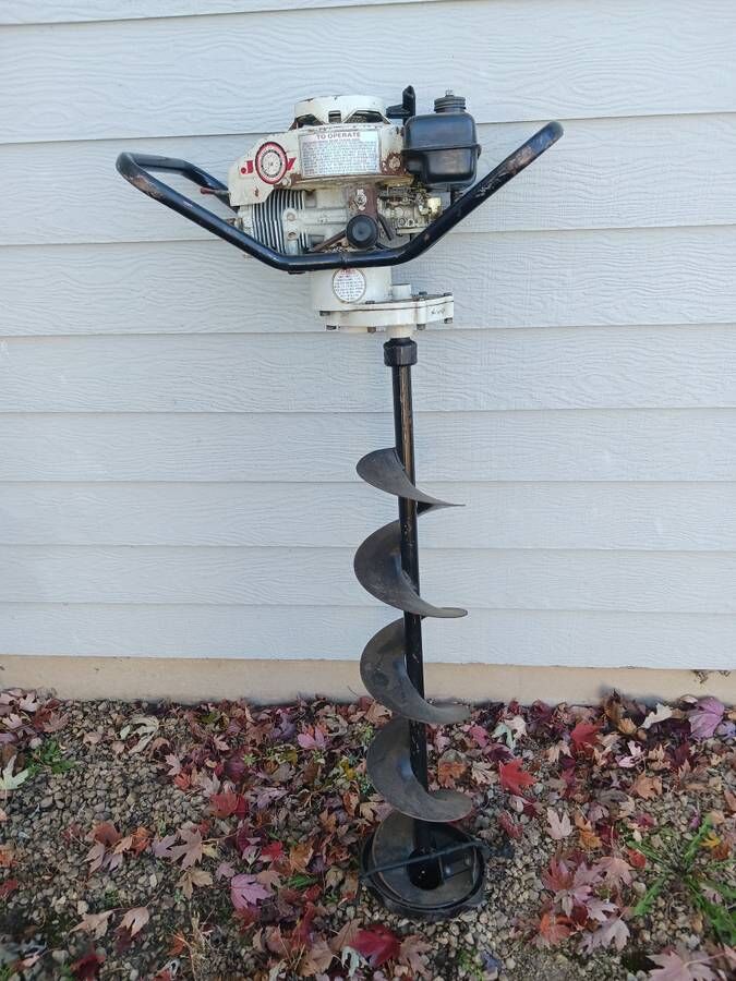 JIFFY ICE AUGER Sharp Blade, W/ Cover. Runs Great