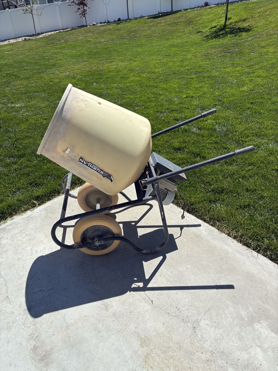 Cement mixer small and portable