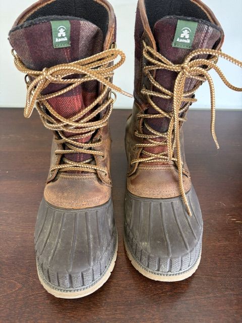 Snow boots