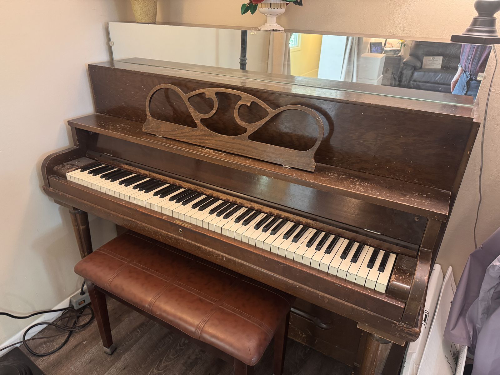 Console Piano with Padded Bench - Great Starter Piano! $150 OBO