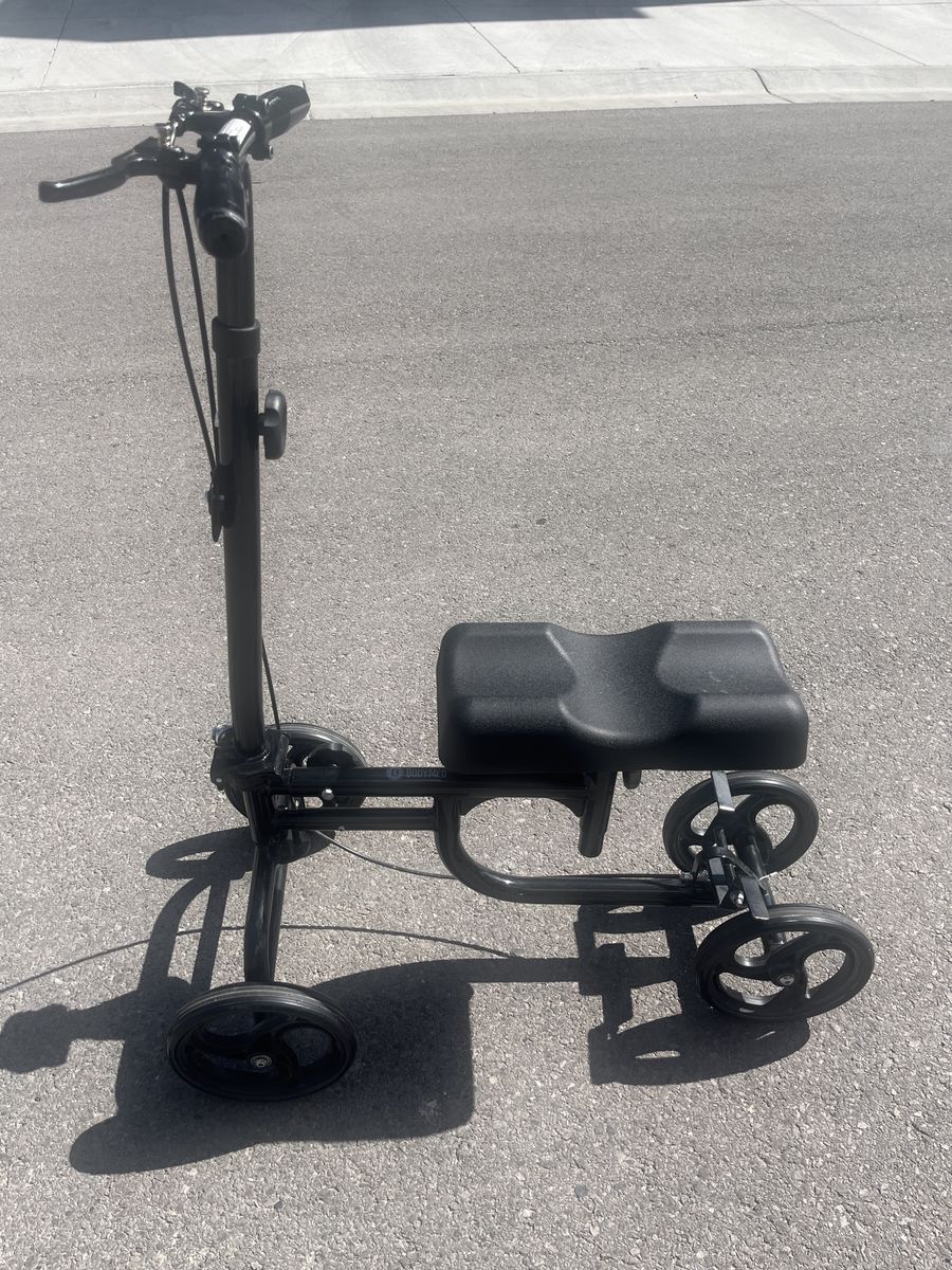 Knee walker