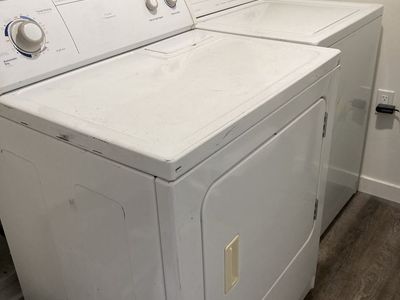 Washer & Dryer Set – Works Well