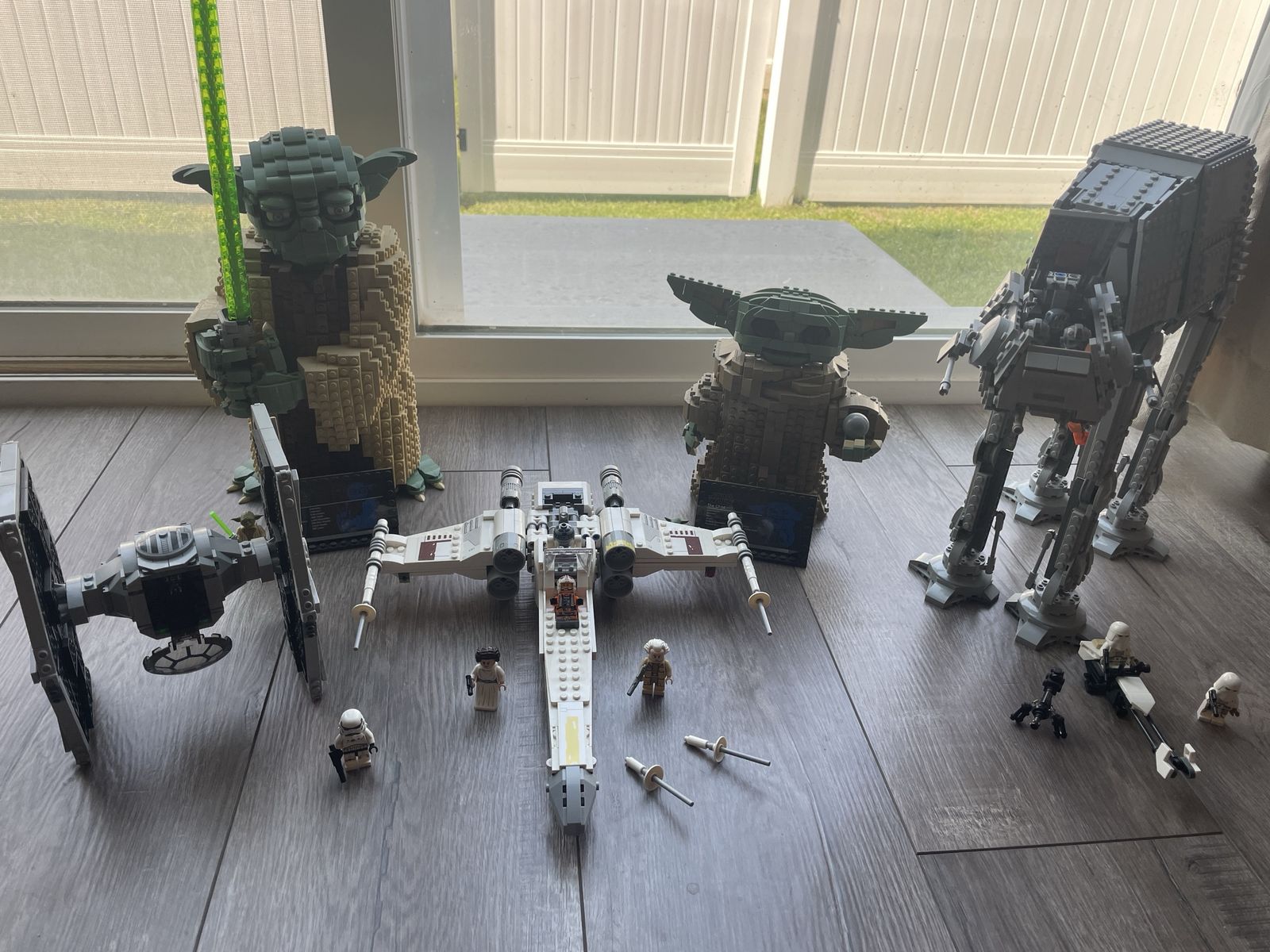 LEGO Star Wars Bundle Lot - Yoda, Grogu, AT-AT, X-Wing, TIE Fighter & Minifigures
