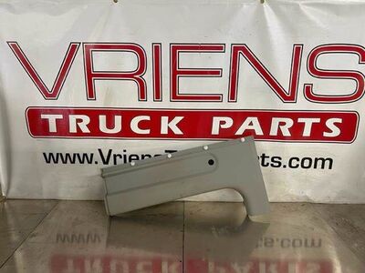 Kenworth T680 Sleeper Upper B-Pillar, Part # S60-1535-010661