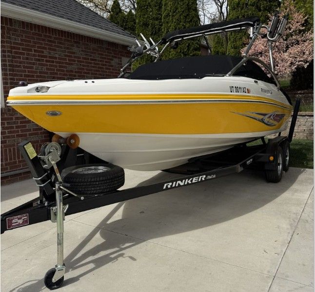 2008 Rinker Ski Boat