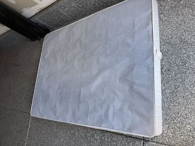 Queen Size Box Spring - Sturdy Foundation for Your Mattress