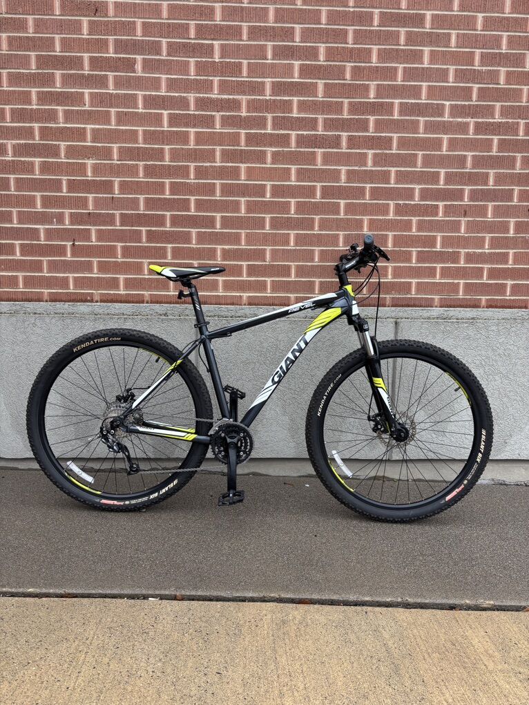 Giant Revel Mountain Bike - Size Large