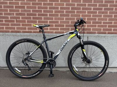 Giant Revel Mountain Bike - Size Large