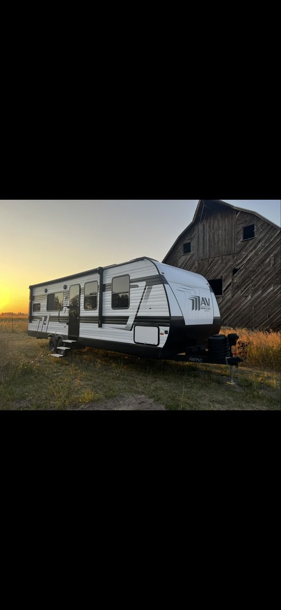 Grand Design Momentum MAV 27 2024 Travel Trailer Toy Hauler RV - Excellent Condition