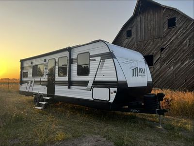 Grand Design Momentum MAV 27 2024 Travel Trailer Toy Hauler RV - Excellent Condition