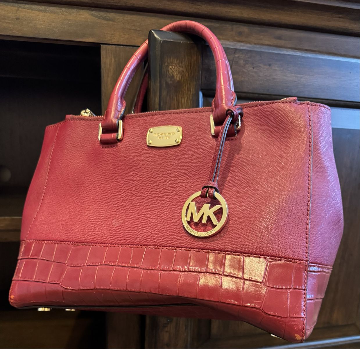 Michael Kors Selma Saffiano Leather Satchel Handbag in Red