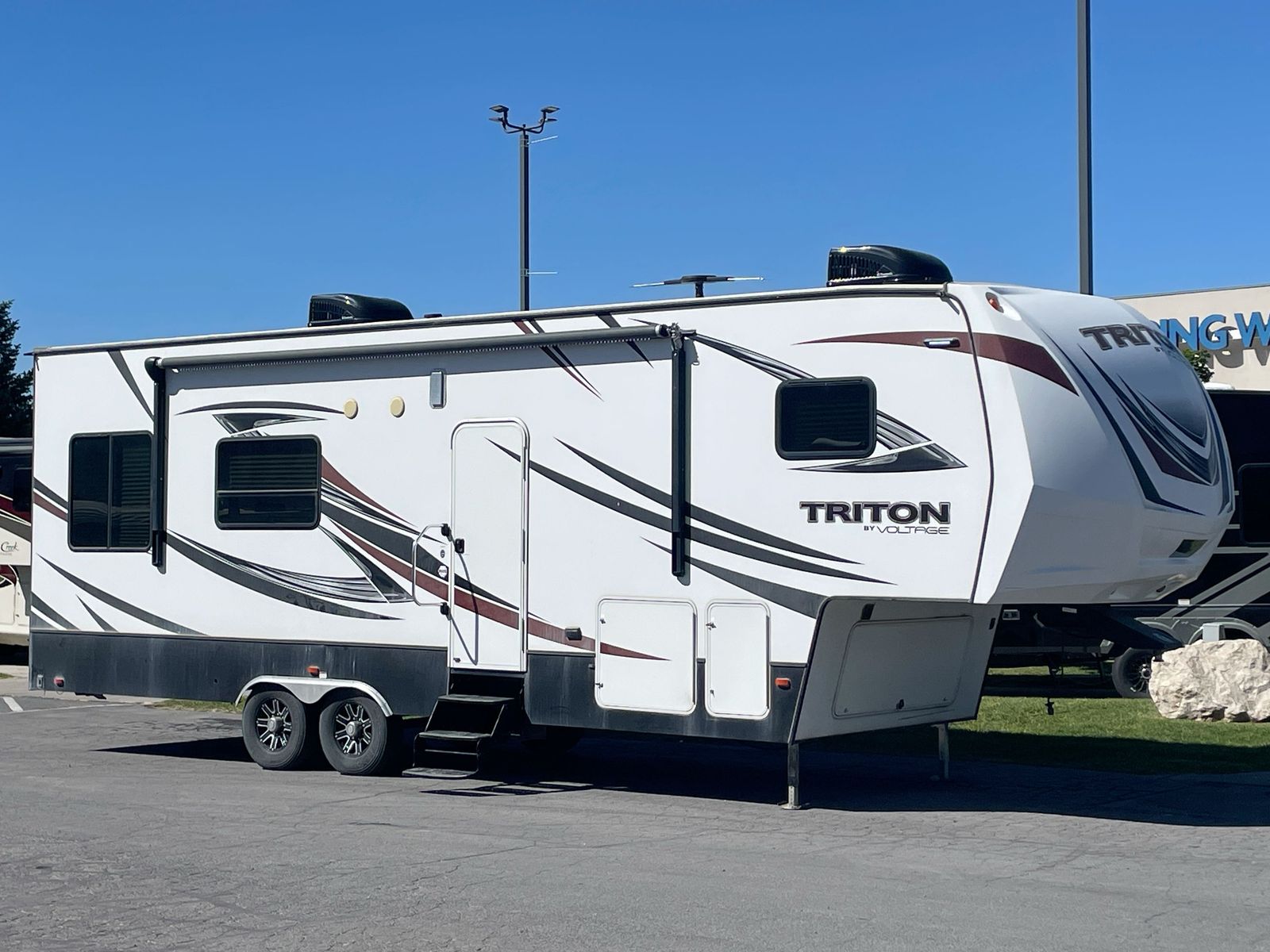 2017 DUTCHMEN TRITON 2951