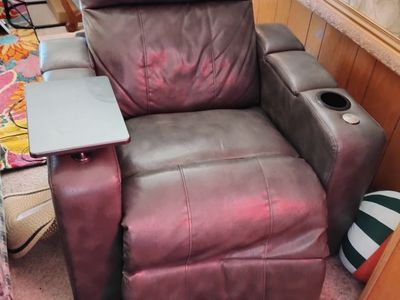 CHAIR, RECLINER, ELECTRIC