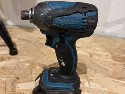 Makita Impact Driver and Battery