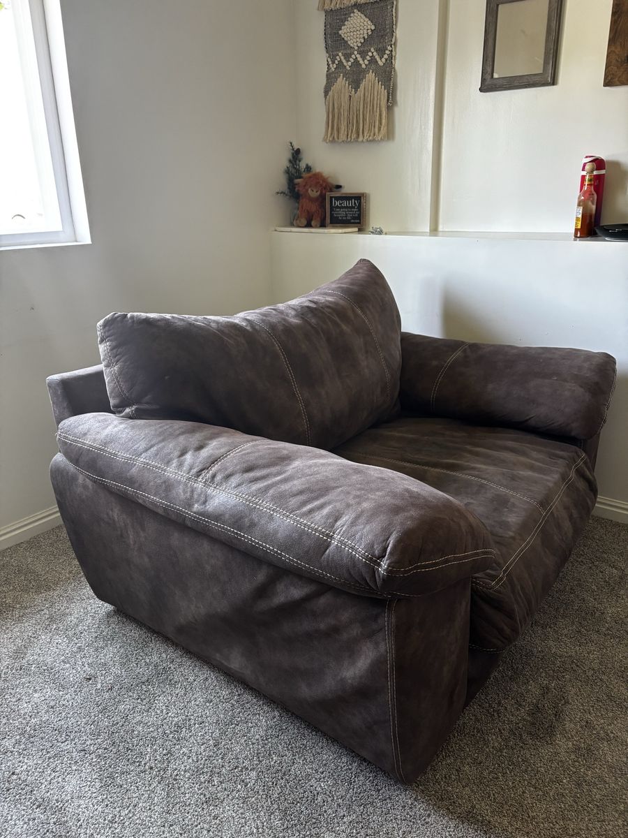 Main image 4