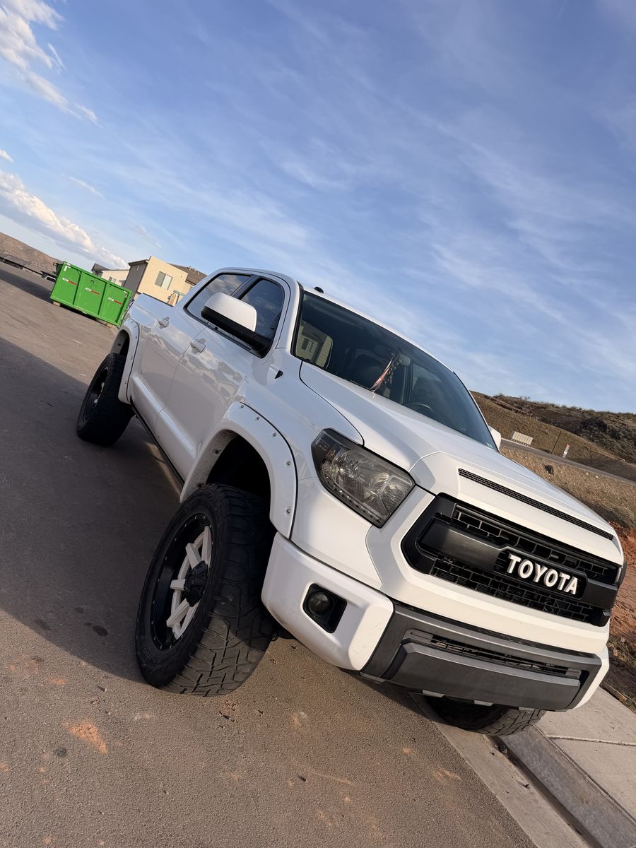 2015 Toyota Tundra CrewMax